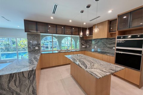 Casa en alquiler en North Miami Beach, Florida, 4 dormitorios, 276.01 m2 № 2154667 - foto 8