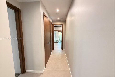 Casa en alquiler en North Miami Beach, Florida, 4 dormitorios, 276.01 m2 № 2154667 - foto 16