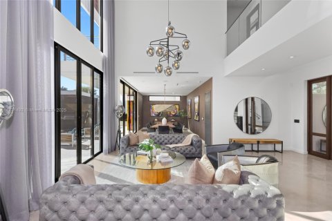 Купить виллу или дом в Норт-Майами-Бич, Флорида 6 спален, 490.34м2, № 1957830 - фото 11