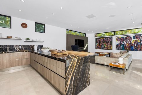 Купить виллу или дом в Норт-Майами-Бич, Флорида 6 спален, 490.34м2, № 1957830 - фото 18