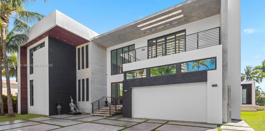 Дом в Норт-Майами-Бич, Флорида 6 спален, 490.34м2 № 1957830