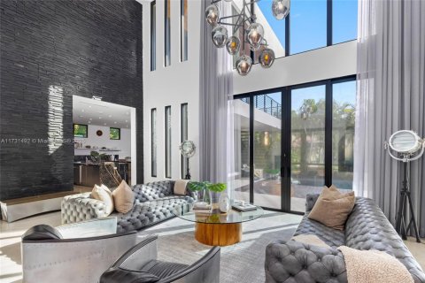 Купить виллу или дом в Норт-Майами-Бич, Флорида 6 спален, 490.34м2, № 1957830 - фото 9