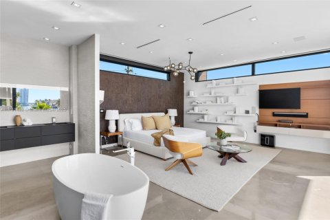 Купить виллу или дом в Норт-Майами-Бич, Флорида 6 спален, 490.34м2, № 1957830 - фото 29