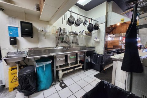 Immobilier commercial à vendre à Miami, Floride № 2013323 - photo 14