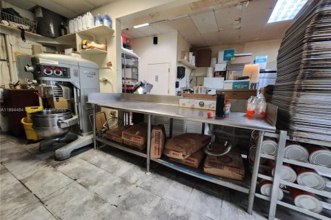 Immobilier commercial à vendre à Miami, Floride № 2013323 - photo 6