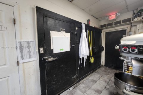 Immobilier commercial à vendre à Miami, Floride № 2013323 - photo 5