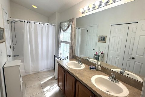 Townhouse in New Port Richey, Florida 2 bedrooms, 109.25 sq.m. № 1866939 - photo 9
