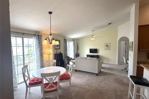 Townhouse in New Port Richey, Florida 2 bedrooms, 109.25 sq.m. № 1866939 - photo 11