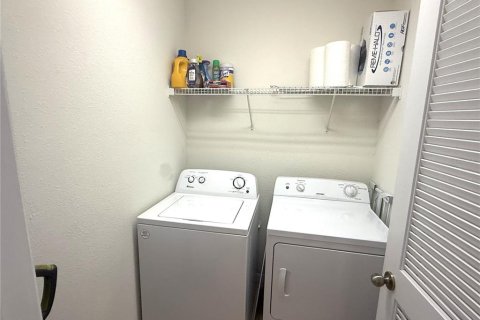 Townhouse in New Port Richey, Florida 2 bedrooms, 109.25 sq.m. № 1866939 - photo 16