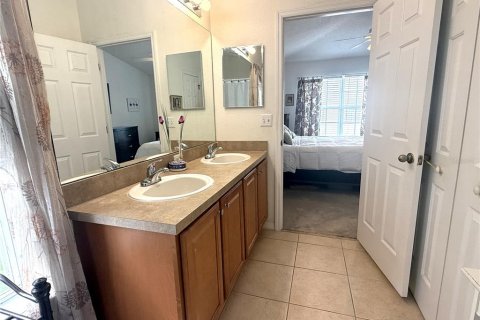 Townhouse in New Port Richey, Florida 2 bedrooms, 109.25 sq.m. № 1866939 - photo 10