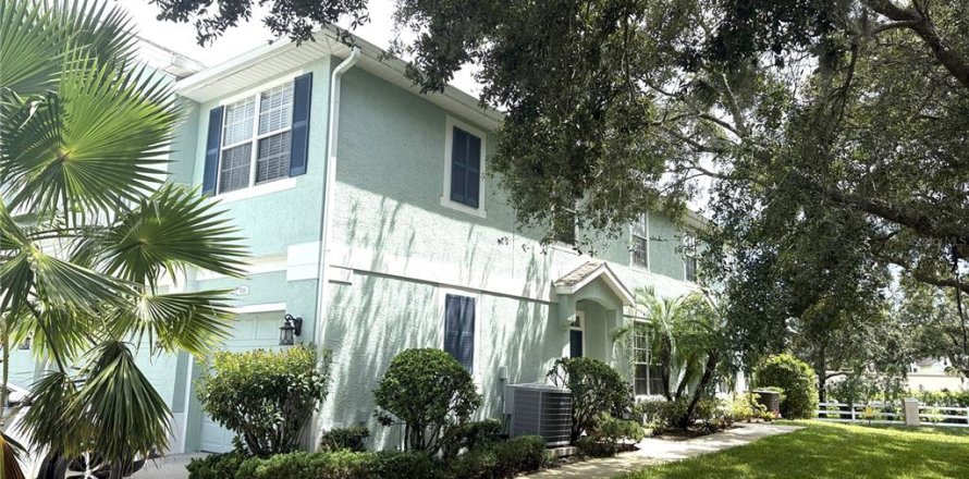 Townhouse in New Port Richey, Florida 2 bedrooms, 109.25 sq.m. № 1866939