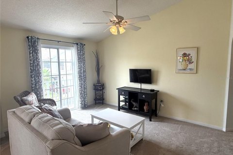Townhouse in New Port Richey, Florida 2 bedrooms, 109.25 sq.m. № 1866939 - photo 12