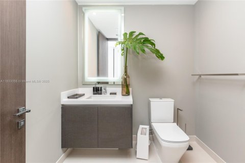 Copropriété à louer à Miami, Floride: 4 chambres, 371.14 m2 № 1934606 - photo 15