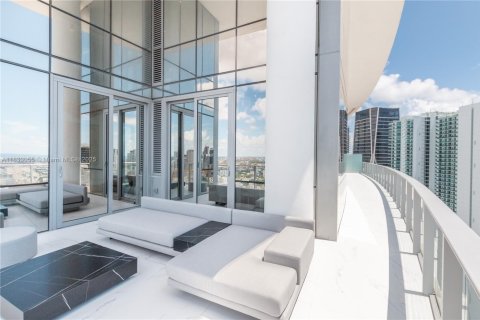 Copropriété à louer à Miami, Floride: 4 chambres, 371.14 m2 № 1934606 - photo 2