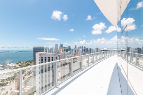 Copropriété à louer à Miami, Floride: 4 chambres, 371.14 m2 № 1934606 - photo 24