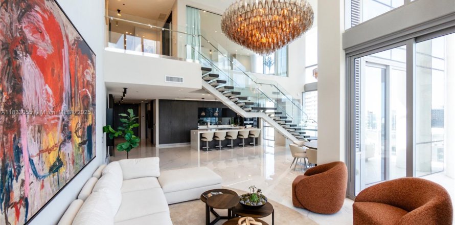 Condo in Miami, Florida, 4 bedrooms № 1934606