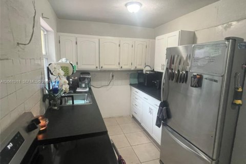 House in Pompano Beach, Florida 4 bedrooms, 112.23 sq.m. № 2191298 - photo 3