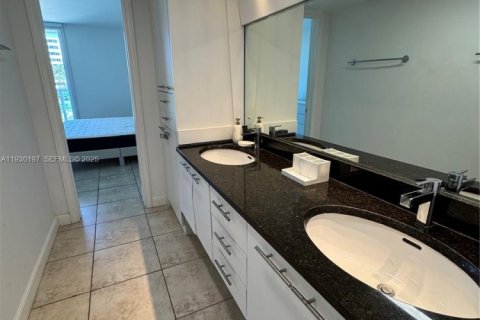 Copropriété à louer à Sunny Isles Beach, Floride: 1 chambre, 92.07 m2 № 1989017 - photo 26