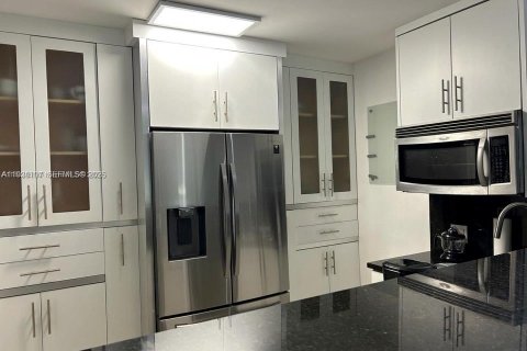 Copropriété à louer à Sunny Isles Beach, Floride: 1 chambre, 92.07 m2 № 1989017 - photo 9