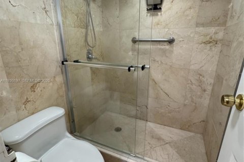 Copropriété à louer à Sunny Isles Beach, Floride: 1 chambre, 92.07 m2 № 1989017 - photo 27