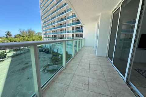 Copropriété à louer à Sunny Isles Beach, Floride: 1 chambre, 92.07 m2 № 1989017 - photo 19