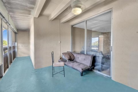 Condominio en venta en Lauderhill, Florida, 2 dormitorios, 88.26 m2 № 1889377 - foto 14