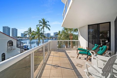 Купить кондоминиум в Авентура, Флорида 3 спальни, 130.62м2, № 1452015 - фото 2