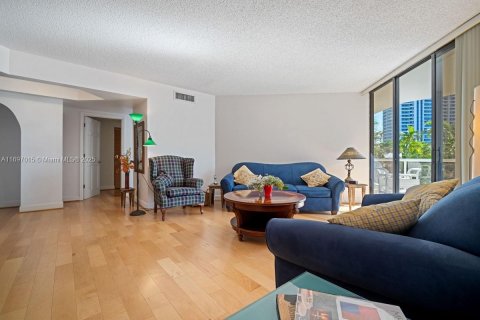 Купить кондоминиум в Авентура, Флорида 3 спальни, 130.62м2, № 1452015 - фото 13