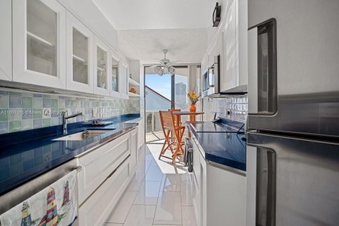 Купить кондоминиум в Авентура, Флорида 3 спальни, 130.62м2, № 1452015 - фото 7