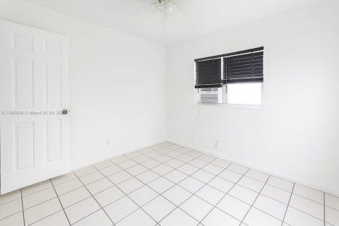 Appartement à louer à Fort Lauderdale, Floride: 3 chambres, 875.42 m2 № 1956653 - photo 3