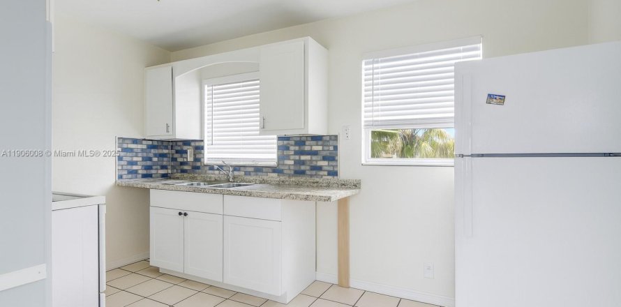 Appartement à Fort Lauderdale, Floride 3 chambres, 875.42 m2 № 1956653