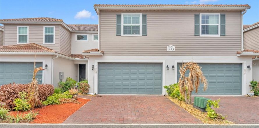 Adosado en Melbourne, Florida 4 dormitorios, 163.42 m2 № 2099154