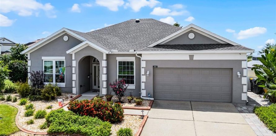 House in Davenport, Florida 4 bedrooms, 188.13 sq.m. № 1852551