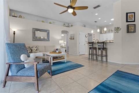 House in Davenport, Florida 4 bedrooms, 188.13 sq.m. № 1852551 - photo 12