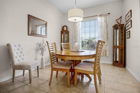 House in Davenport, Florida 4 bedrooms, 188.13 sq.m. № 1852551 - photo 9