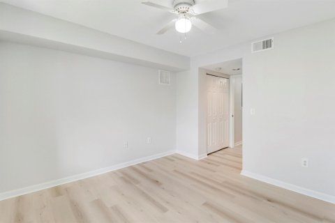 Condominio en venta en Port St. Lucie, Florida, 2 dormitorios, 95.97 m2 № 2241049 - foto 16