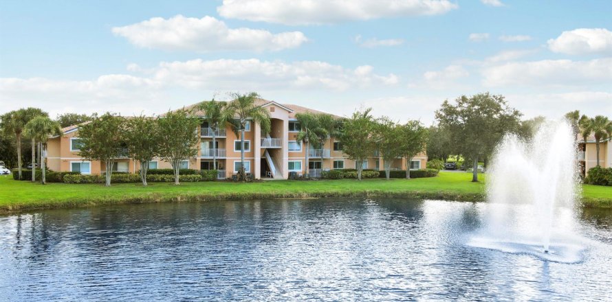 Condominio en Port St. Lucie, Florida, 2 dormitorios  № 2241049