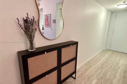 Copropriété à louer à Miami Beach, Floride: 1 chambre, 95.69 m2 № 1868213 - photo 6