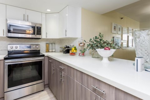 Copropriété à louer à Miami Beach, Floride: 1 chambre, 95.69 m2 № 1868213 - photo 3