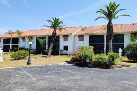 Condo in Englewood, Florida, 2 bedrooms  № 1652250 - photo 1