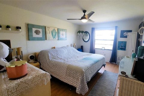 Condo in Englewood, Florida, 2 bedrooms  № 1652250 - photo 10