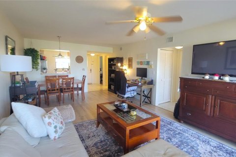 Condo in Englewood, Florida, 2 bedrooms  № 1652250 - photo 7