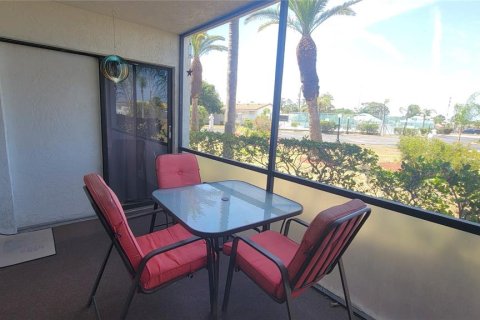 Condo in Englewood, Florida, 2 bedrooms  № 1652250 - photo 17