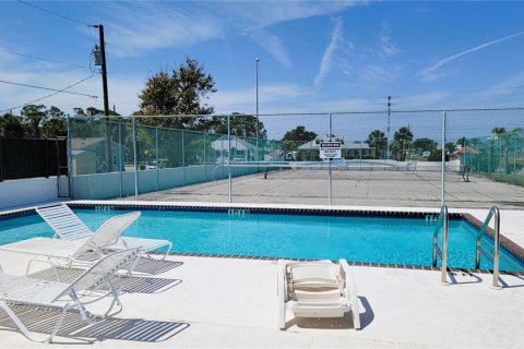 Condo in Englewood, Florida, 2 bedrooms  № 1652250 - photo 22
