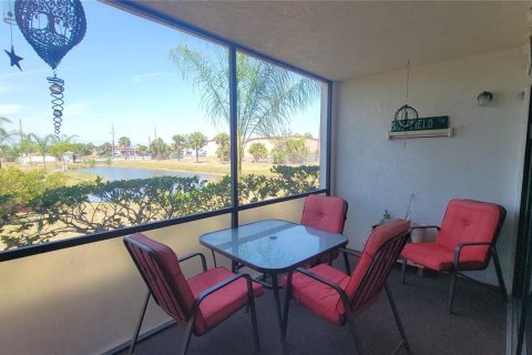 Condo in Englewood, Florida, 2 bedrooms  № 1652250 - photo 18