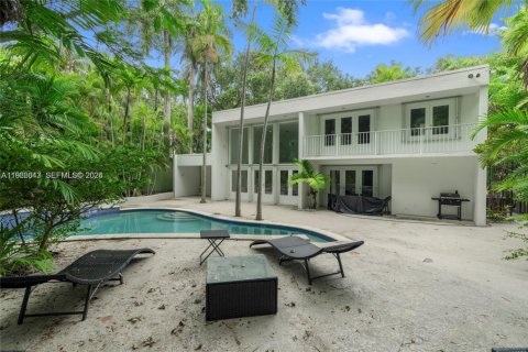 House in Miami, Florida 4 bedrooms, 348.38 sq.m. № 2027865 - photo 23