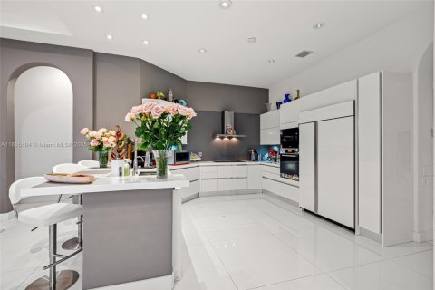 Купить виллу или дом в Холливуд, Флорида 6 спален, 452.25м2, № 1942703 - фото 28