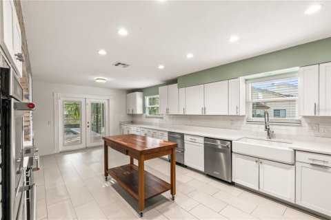 Villa ou maison à louer à Winter Springs, Floride: 4 chambres, 238.02 m2 № 2111111 - photo 19
