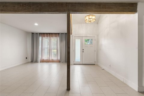 Villa ou maison à louer à Winter Springs, Floride: 4 chambres, 238.02 m2 № 2111111 - photo 12