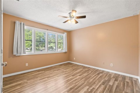 Villa ou maison à louer à Winter Springs, Floride: 4 chambres, 238.02 m2 № 2111111 - photo 29